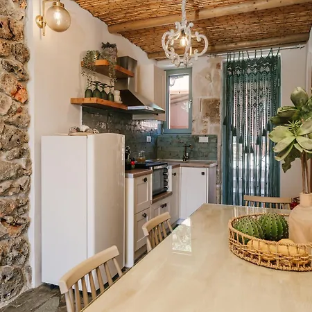 Koritos * Agios Leon